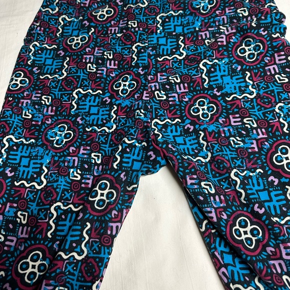 LuLaRoe Tall & Curvy Leggings - Picture 3 of 5